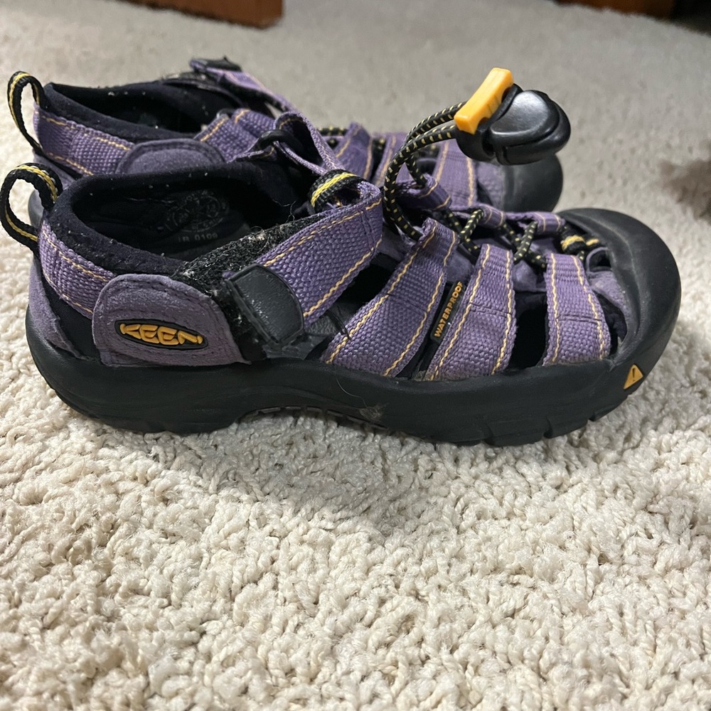 Girls keens size 1 purple